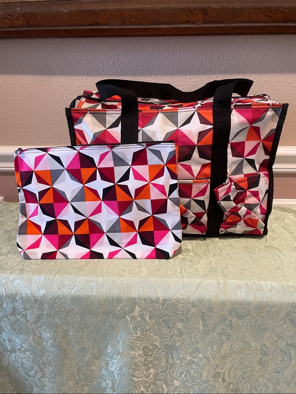 Thirty-One Zip Top Organizing Tote & Zipper Pouch